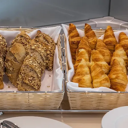 Ap Aeroporto Porto Hotel 4*