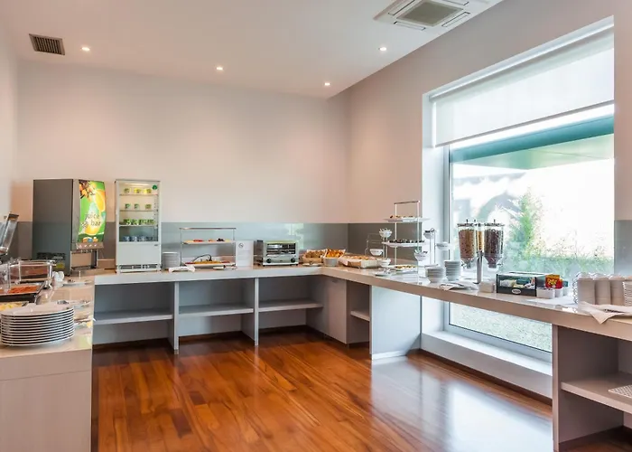 Ap Aeroporto Porto Hotel 4*