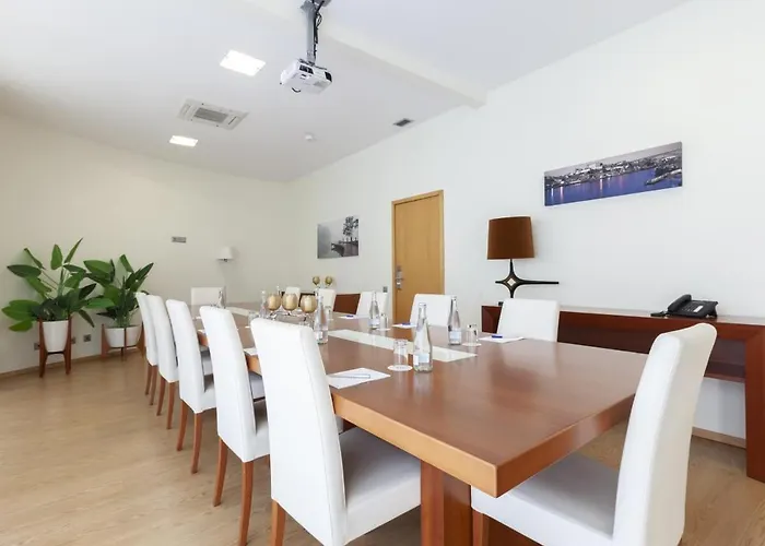 Ap Aeroporto Porto Hotel 4*